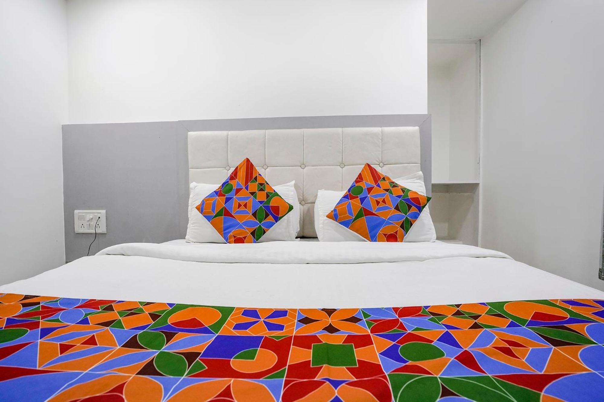 होटल Fabexpress Park Residency - Nr International Airport