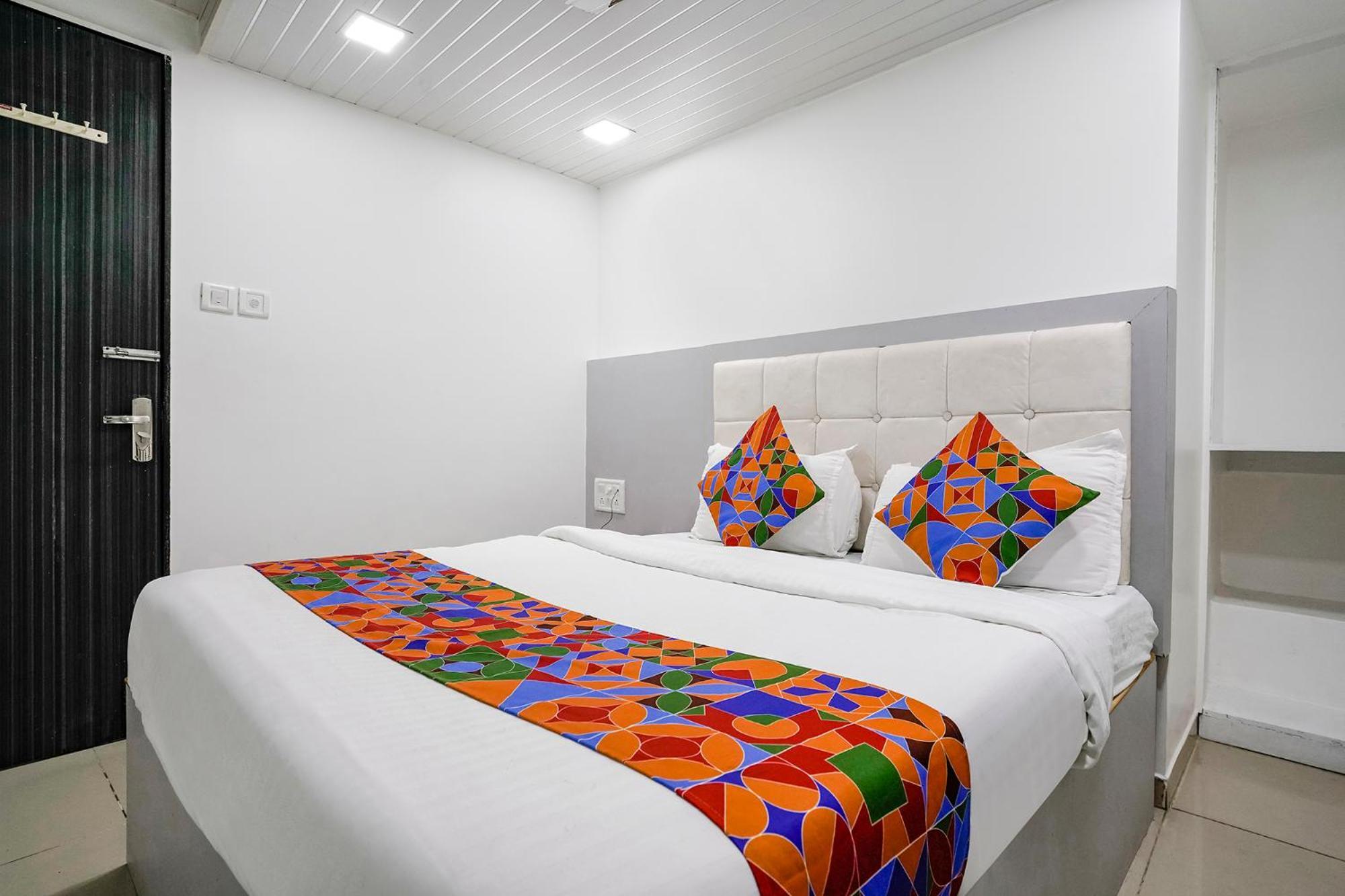 Fabexpress Park Residency - Nr International Airport होटल Mumbai
