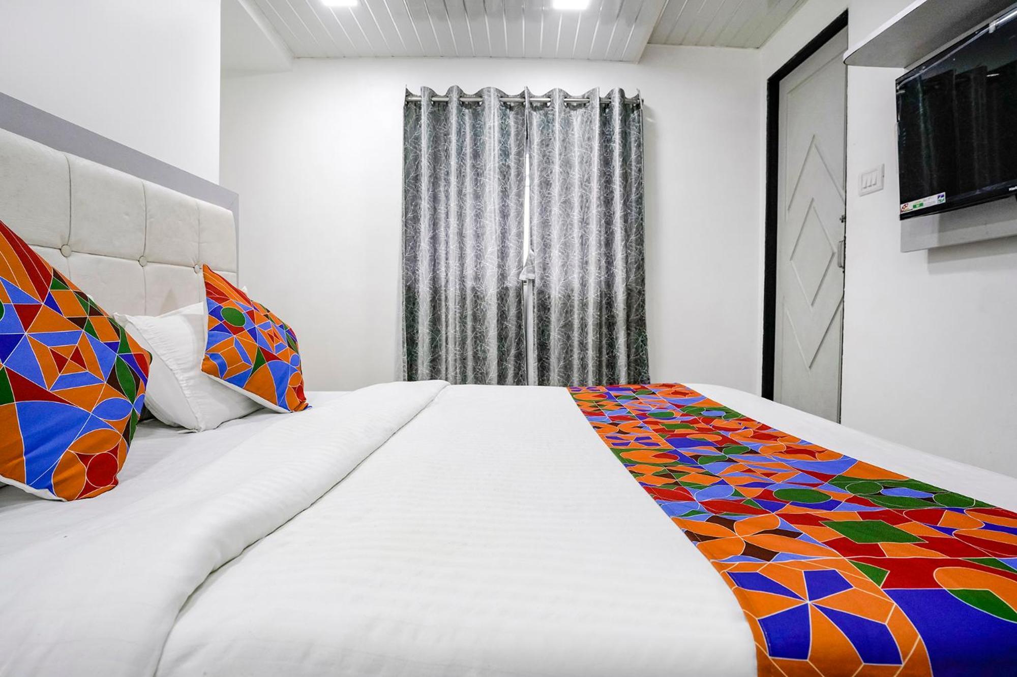 होटल Fabexpress Park Residency - Nr International Airport 3*